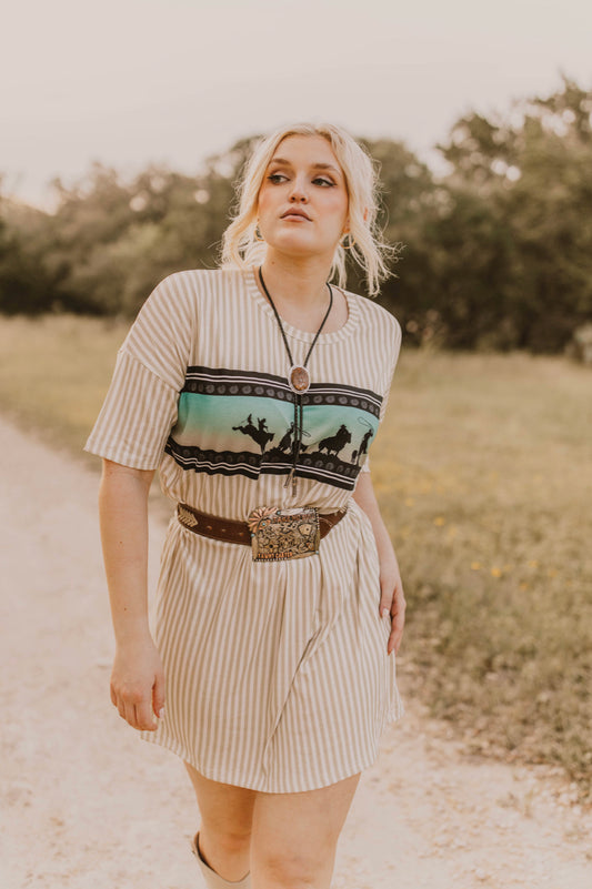 Western style womens short sleeve dress