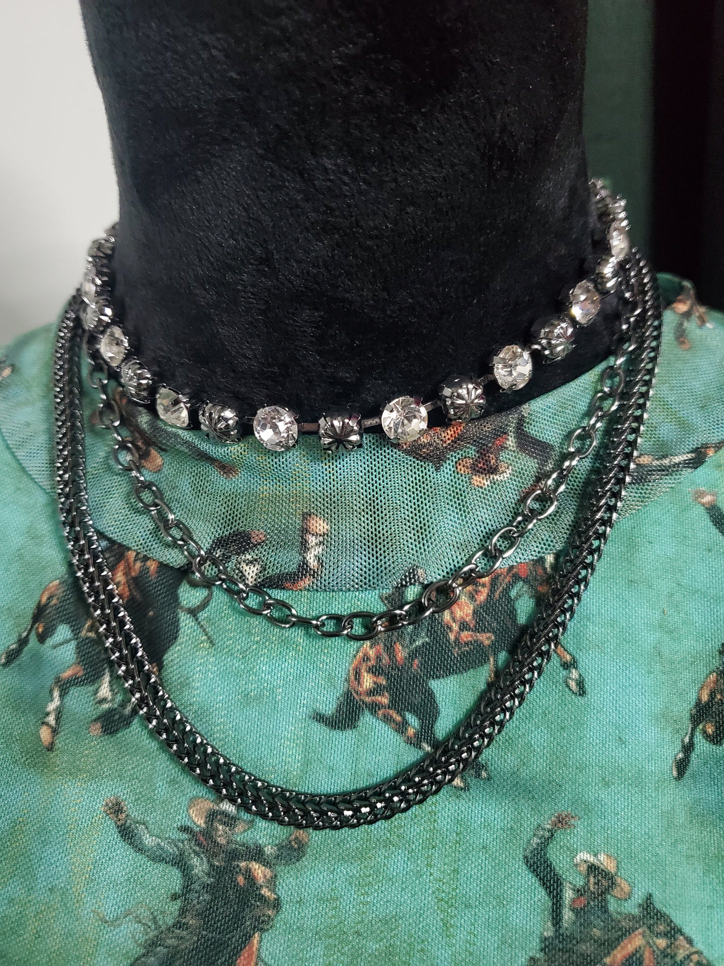 3 strand layering necklace in gunmetal color