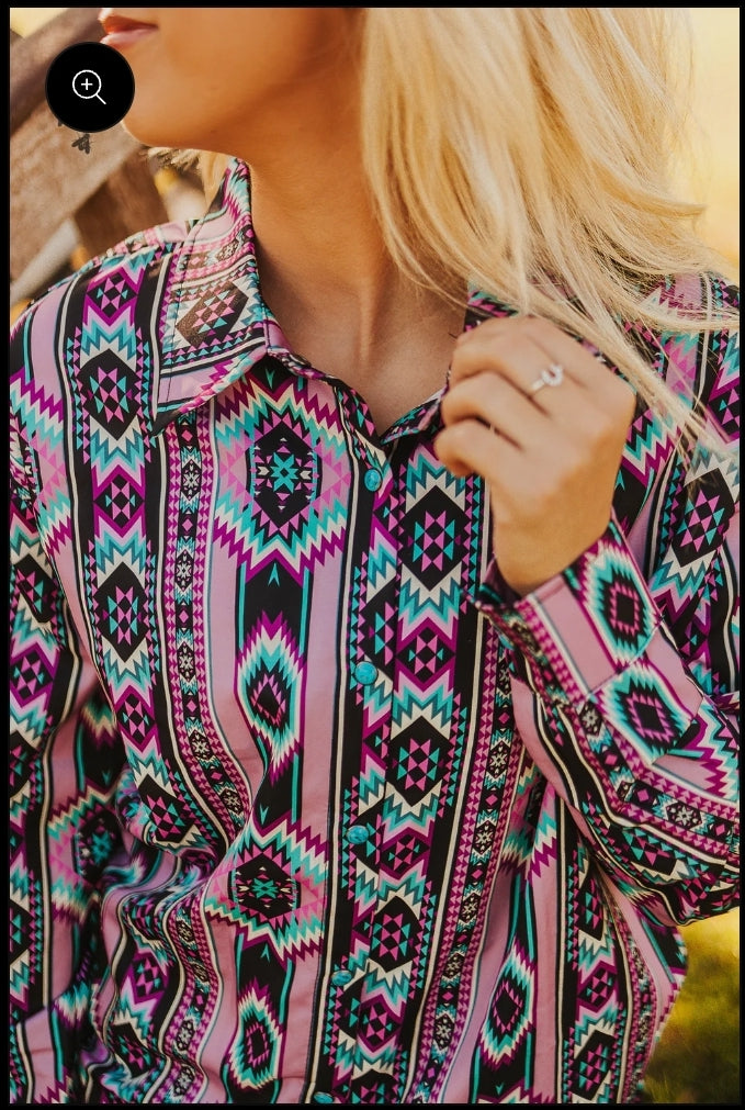 WOMEN'S APPAREL