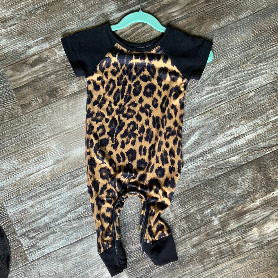 Leopard outfit for baby girl